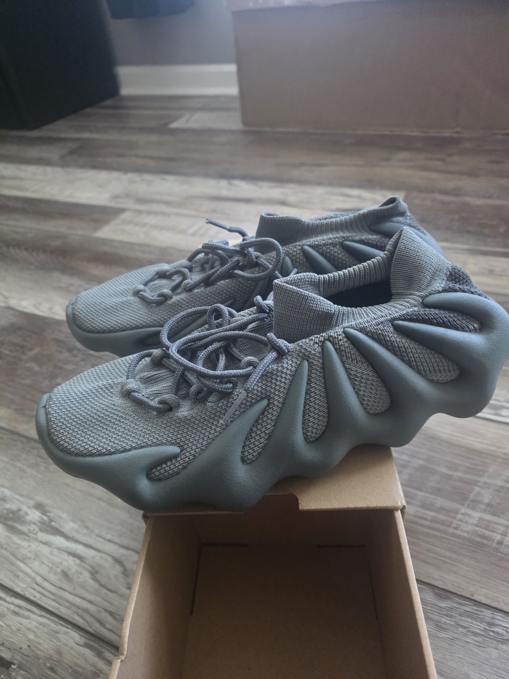 Adidas Yeezy 450 Sneakers – Pre-Owned Yeezy 450 –  Original Box + Laces